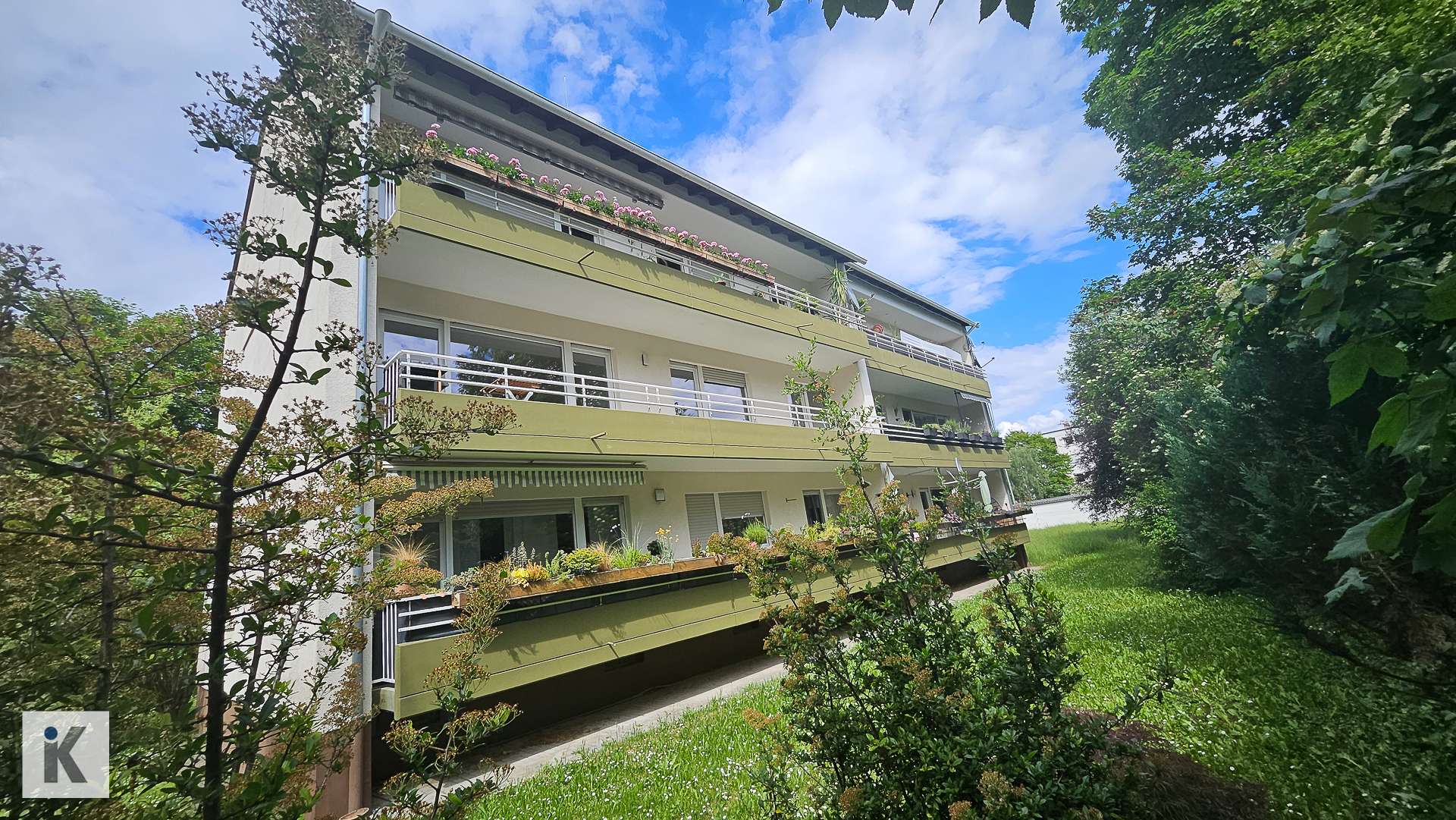 Gepflegtes 6-Familienhaus