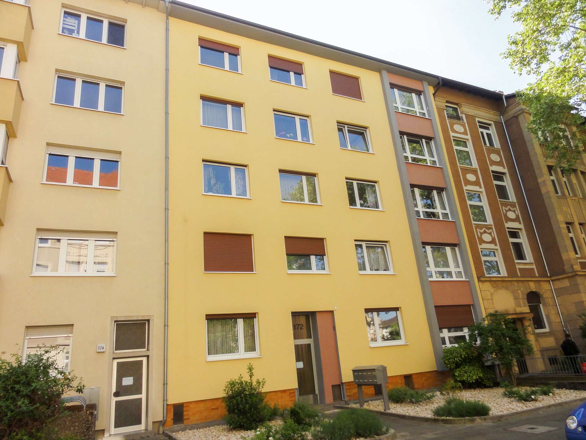 Top-gepflegtes 10-Familienhaus